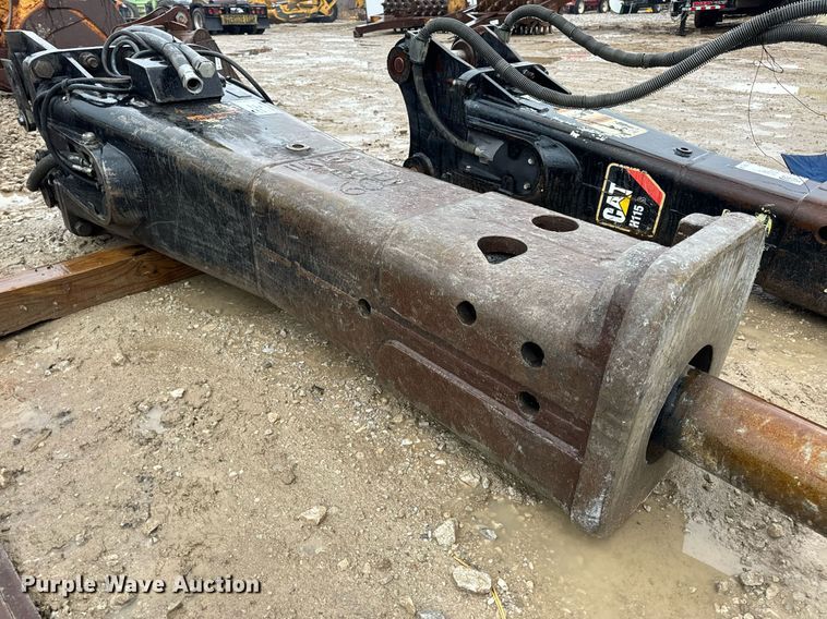 image for item DV1824 Caterpillar H160D breaker