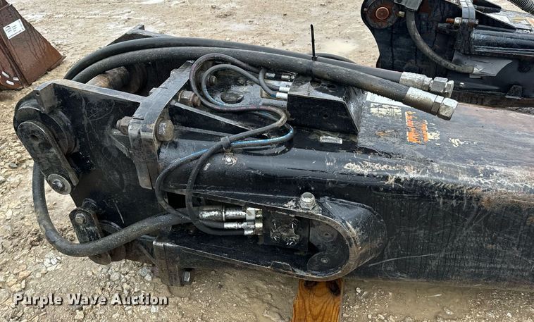 image for item DV1824 Caterpillar H160D breaker