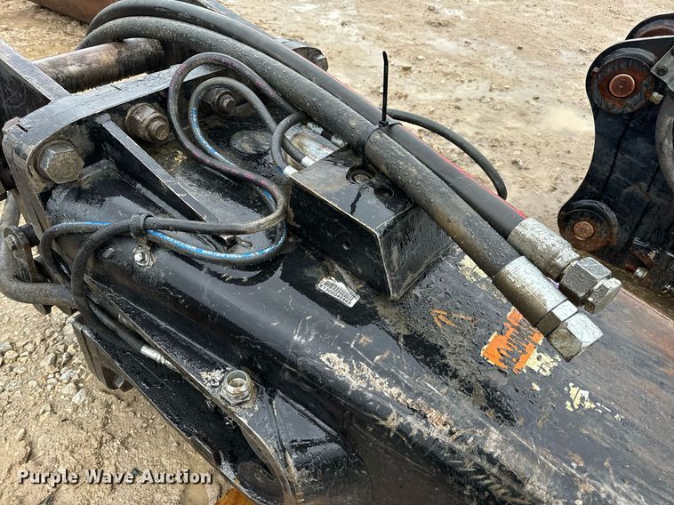 image for item DV1824 Caterpillar H160D breaker