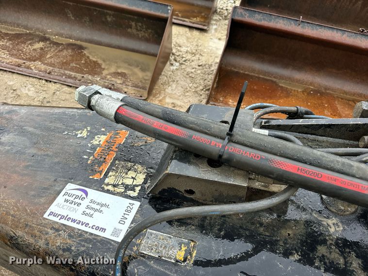 image for item DV1824 Caterpillar H160D breaker