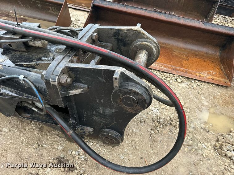 image for item DV1824 Caterpillar H160D breaker