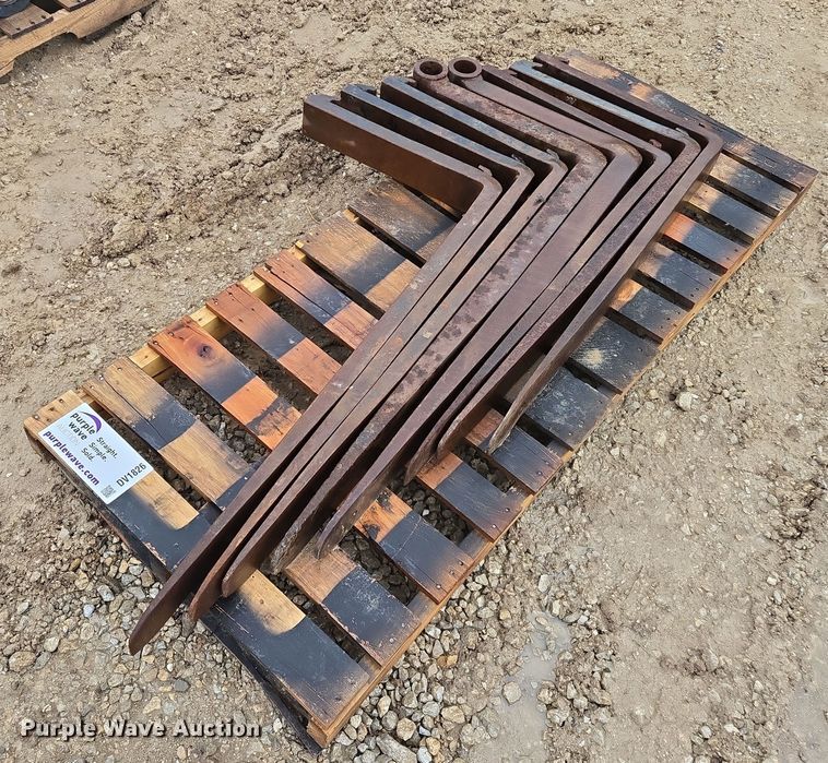 image for item DV1826 (8) L pallet forks
