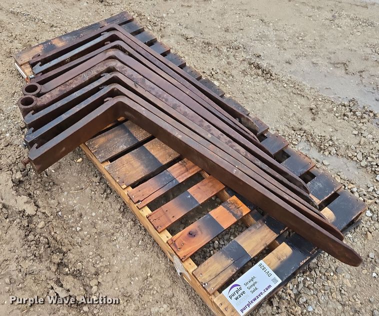 image for item DV1826 (8) L pallet forks