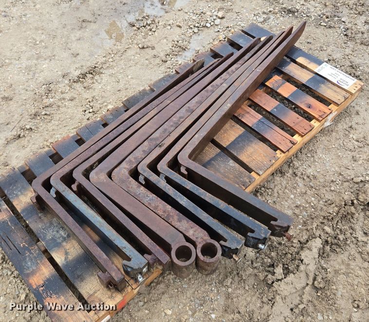 image for item DV1826 (8) L pallet forks