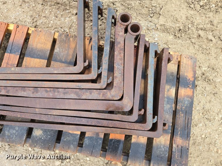 image for item DV1826 (8) L pallet forks