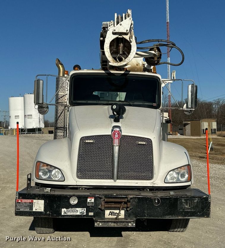 image for item DV1853 2011 Kenworth T370 digger derrick truck