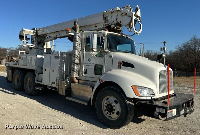 image for item DV1853 2011 Kenworth T370 digger derrick truck