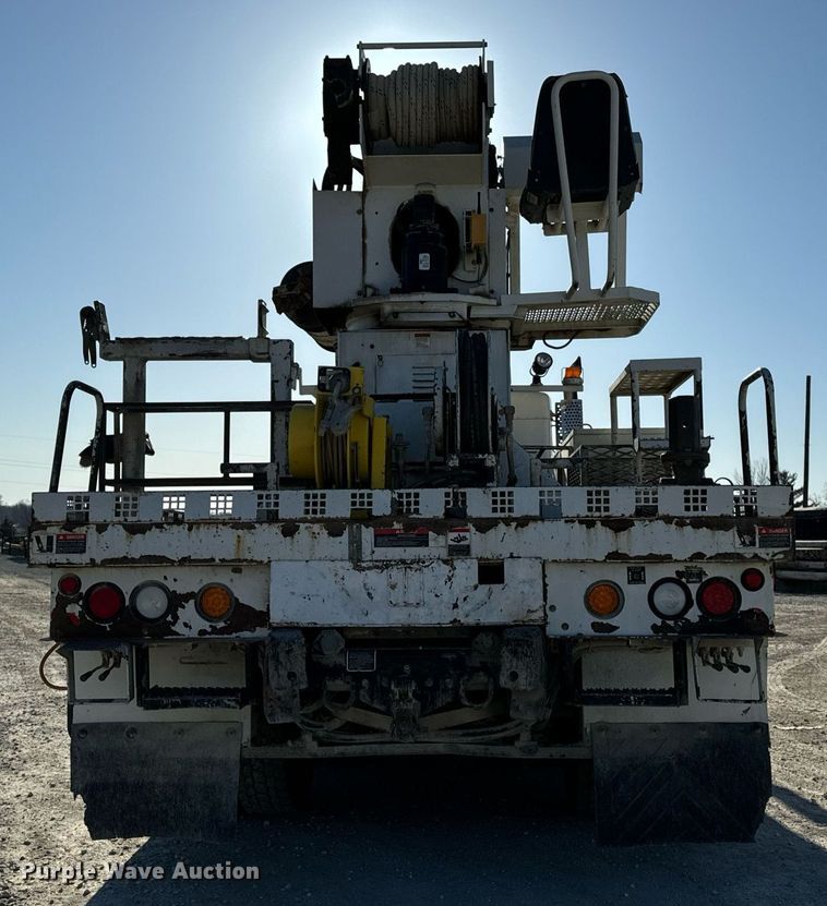 image for item DV1853 2011 Kenworth T370 digger derrick truck