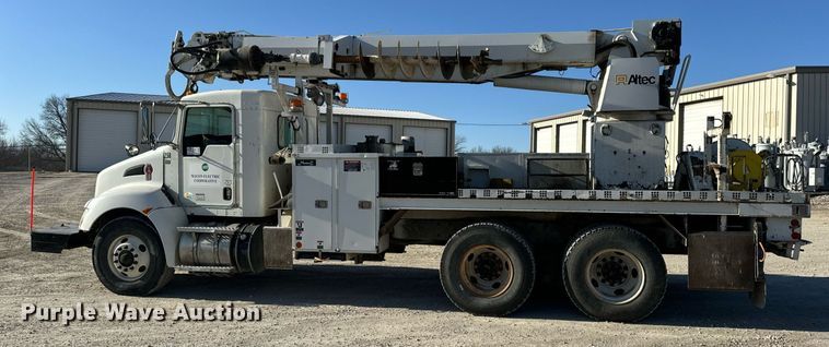 image for item DV1853 2011 Kenworth T370 digger derrick truck