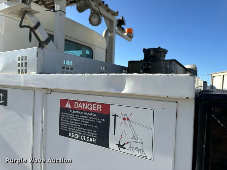 image for item DV1853 2011 Kenworth T370 digger derrick truck