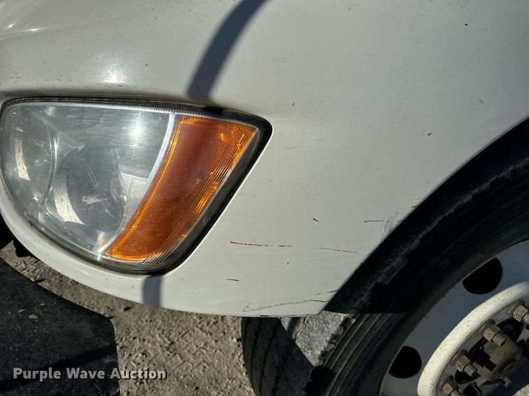 image for item DV1853 2011 Kenworth T370 digger derrick truck