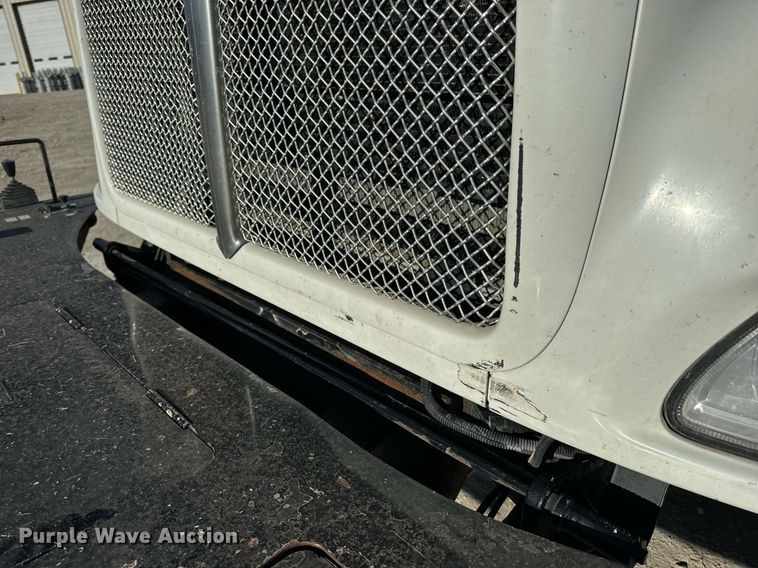 image for item DV1853 2011 Kenworth T370 digger derrick truck