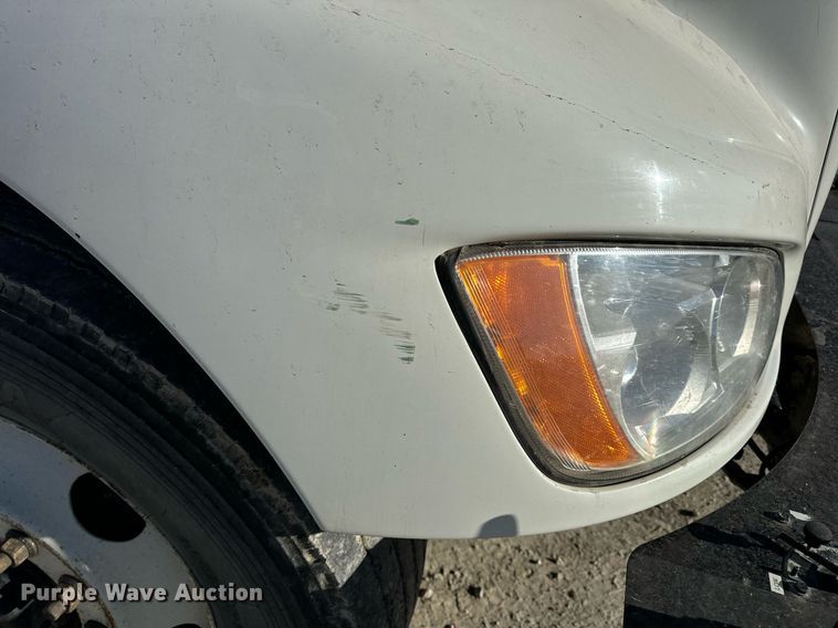 image for item DV1853 2011 Kenworth T370 digger derrick truck