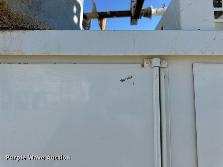 image for item DV1853 2011 Kenworth T370 digger derrick truck