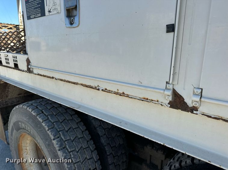 image for item DV1853 2011 Kenworth T370 digger derrick truck