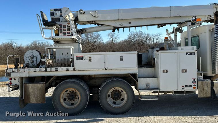image for item DV1853 2011 Kenworth T370 digger derrick truck