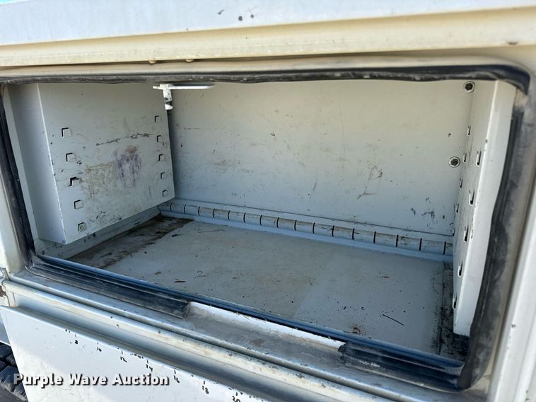 image for item DV1853 2011 Kenworth T370 digger derrick truck