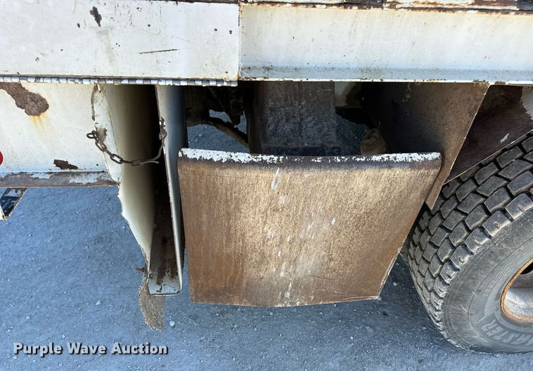 image for item DV1853 2011 Kenworth T370 digger derrick truck