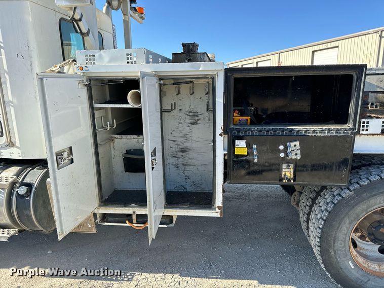 image for item DV1853 2011 Kenworth T370 digger derrick truck