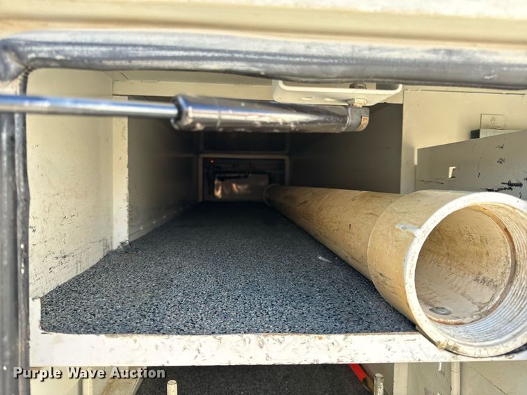 image for item DV1853 2011 Kenworth T370 digger derrick truck