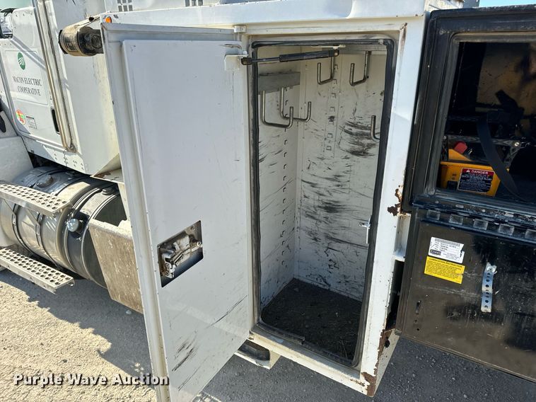 image for item DV1853 2011 Kenworth T370 digger derrick truck