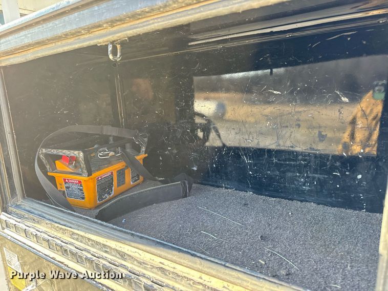 image for item DV1853 2011 Kenworth T370 digger derrick truck