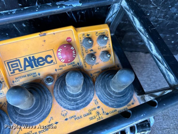 image for item DV1853 2011 Kenworth T370 digger derrick truck