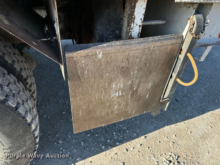 image for item DV1853 2011 Kenworth T370 digger derrick truck