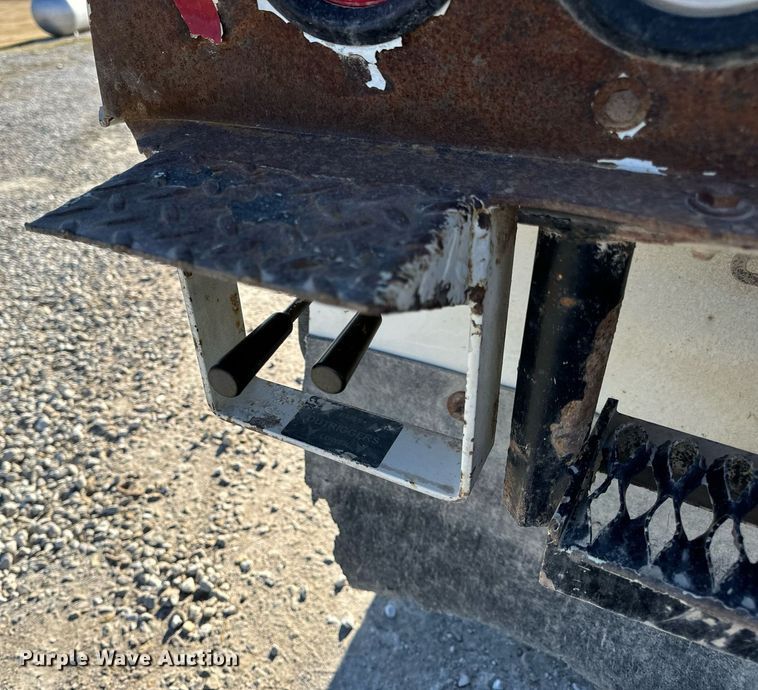 image for item DV1853 2011 Kenworth T370 digger derrick truck