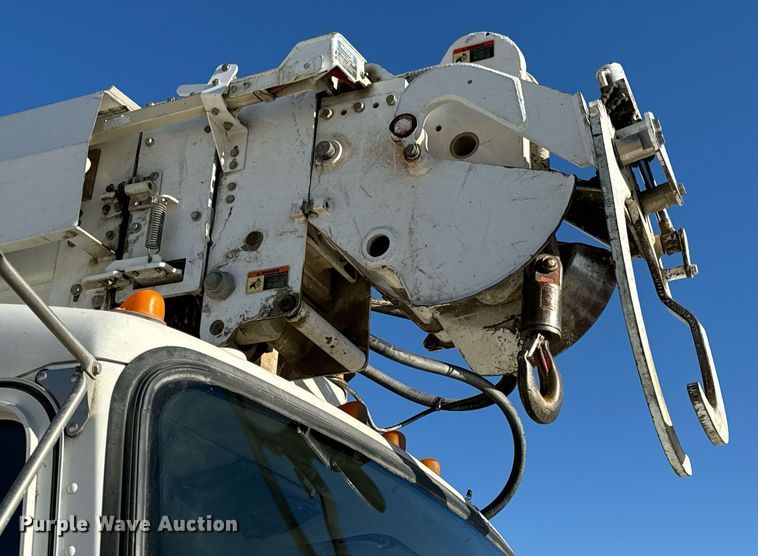 image for item DV1853 2011 Kenworth T370 digger derrick truck