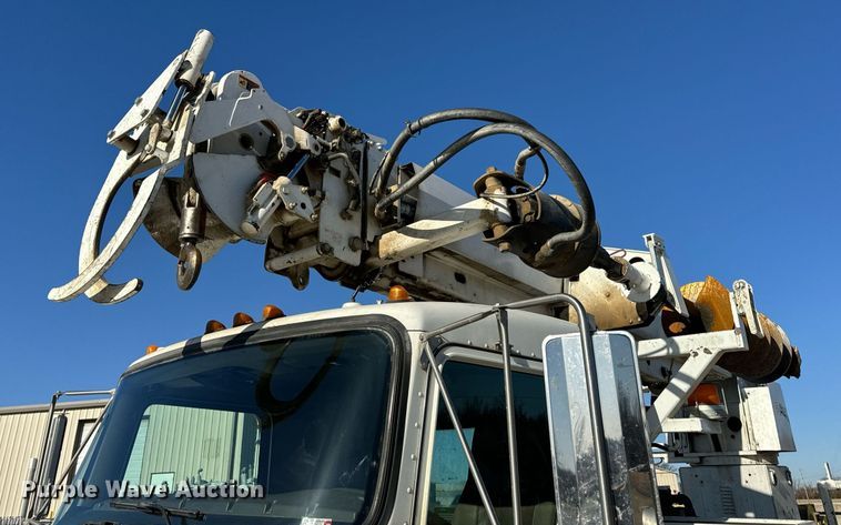 image for item DV1853 2011 Kenworth T370 digger derrick truck