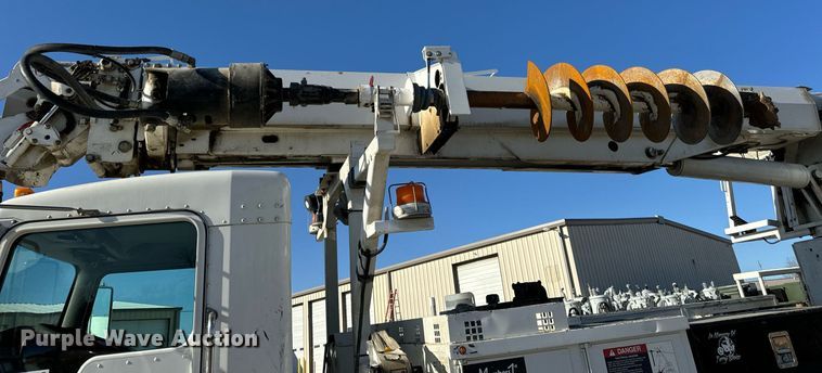 image for item DV1853 2011 Kenworth T370 digger derrick truck