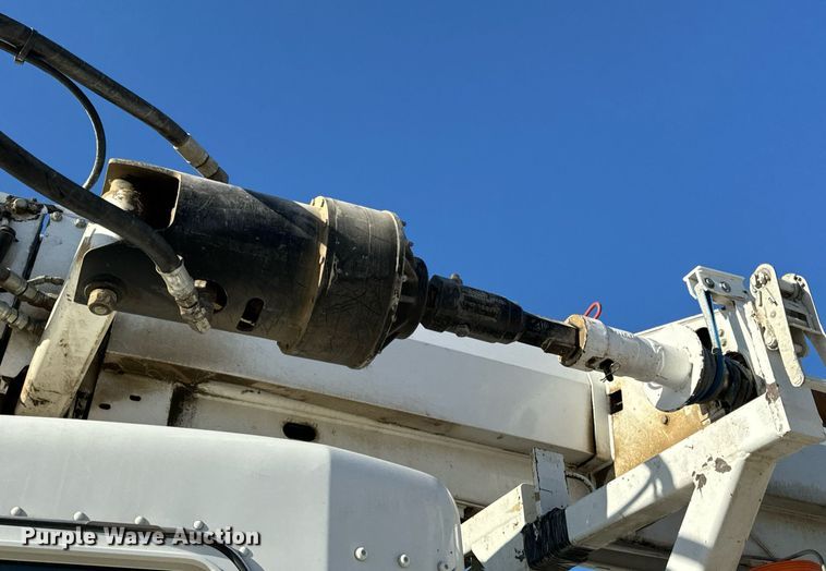 image for item DV1853 2011 Kenworth T370 digger derrick truck