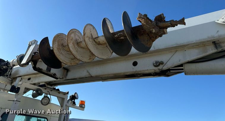 image for item DV1853 2011 Kenworth T370 digger derrick truck