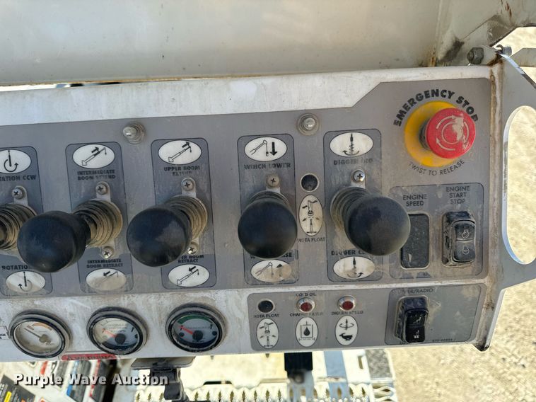 image for item DV1853 2011 Kenworth T370 digger derrick truck