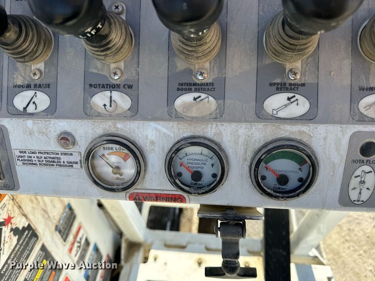 image for item DV1853 2011 Kenworth T370 digger derrick truck