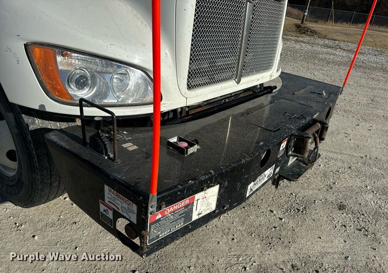 image for item DV1853 2011 Kenworth T370 digger derrick truck