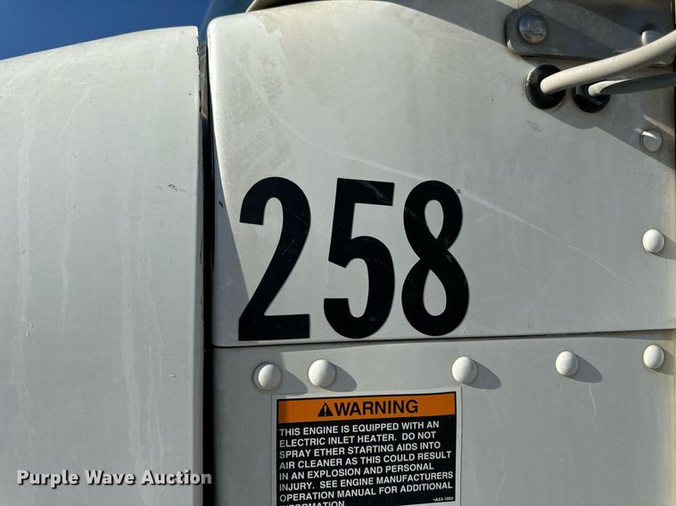 image for item DV1853 2011 Kenworth T370 digger derrick truck