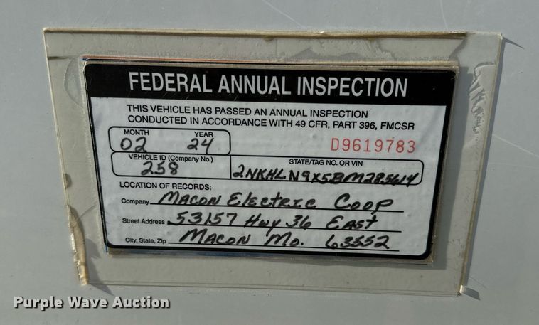 image for item DV1853 2011 Kenworth T370 digger derrick truck