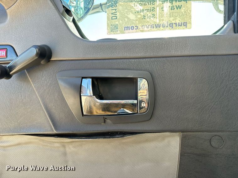 image for item DV1853 2011 Kenworth T370 digger derrick truck