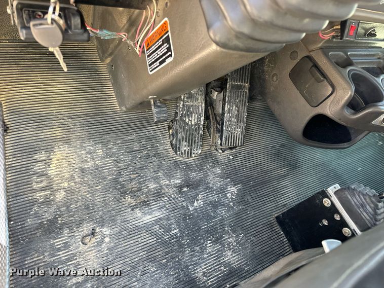 image for item DV1853 2011 Kenworth T370 digger derrick truck