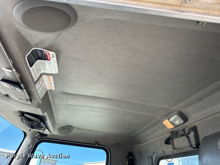 image for item DV1853 2011 Kenworth T370 digger derrick truck