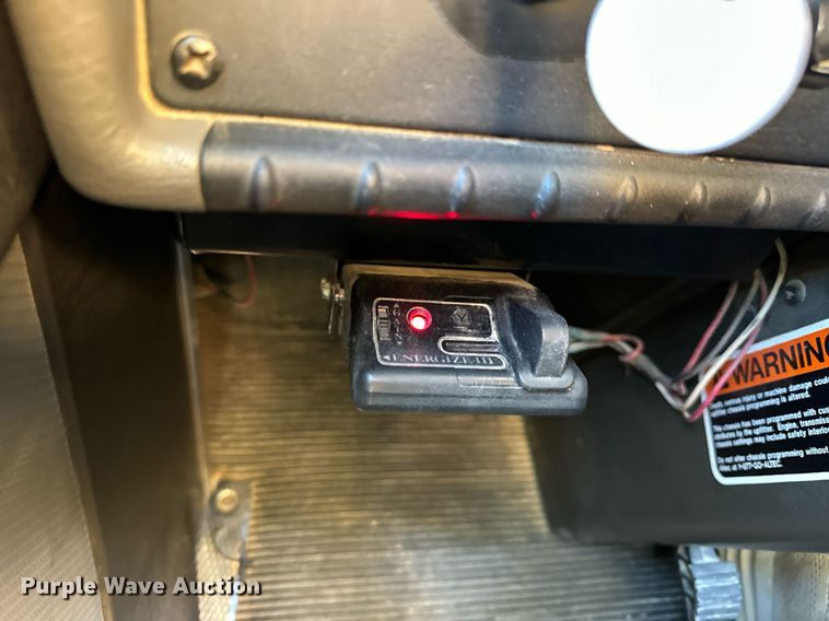 image for item DV1853 2011 Kenworth T370 digger derrick truck