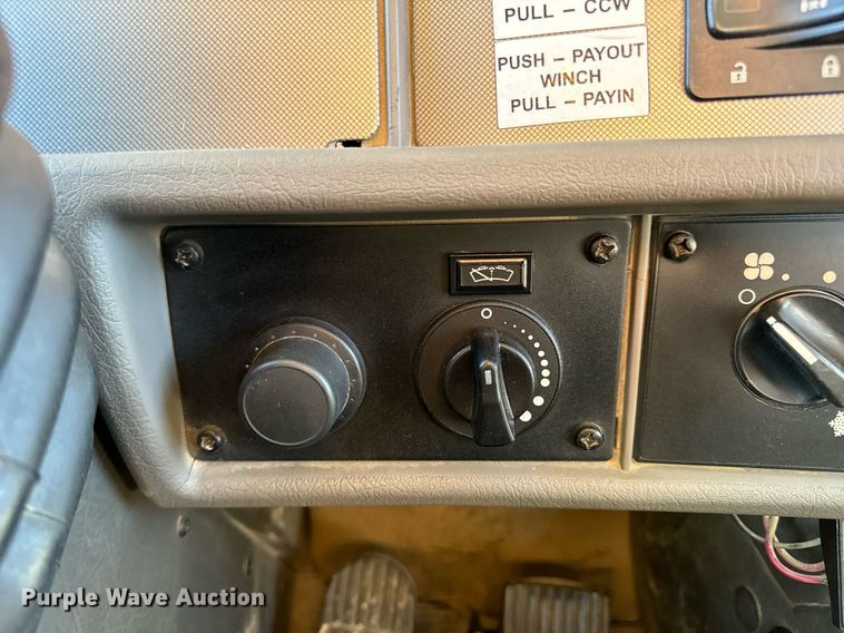 image for item DV1853 2011 Kenworth T370 digger derrick truck