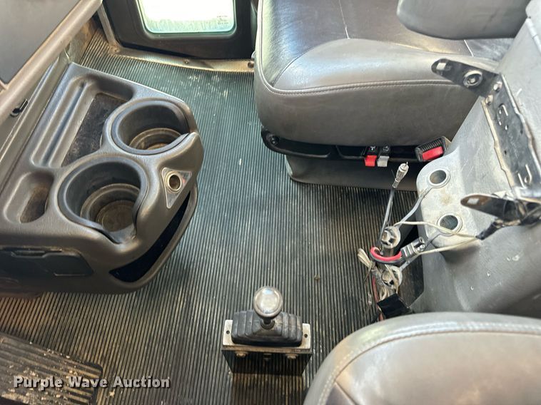 image for item DV1853 2011 Kenworth T370 digger derrick truck