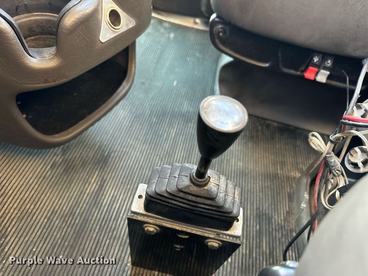 image for item DV1853 2011 Kenworth T370 digger derrick truck