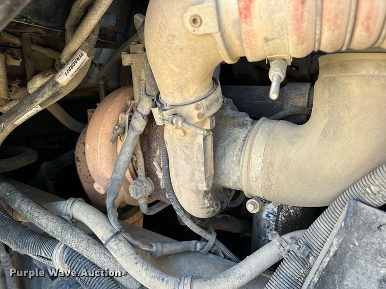 image for item DV1853 2011 Kenworth T370 digger derrick truck