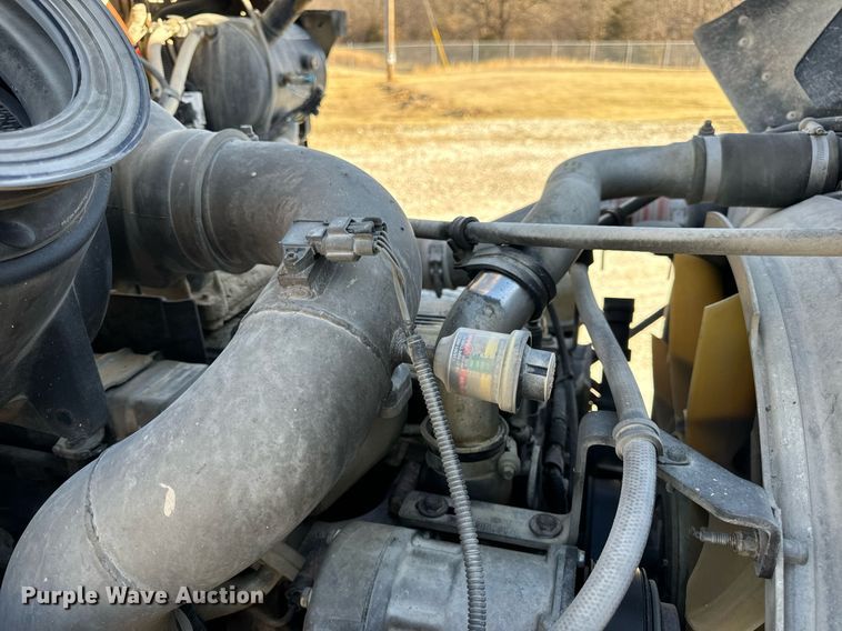 image for item DV1853 2011 Kenworth T370 digger derrick truck