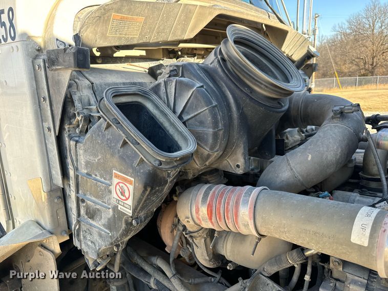 image for item DV1853 2011 Kenworth T370 digger derrick truck