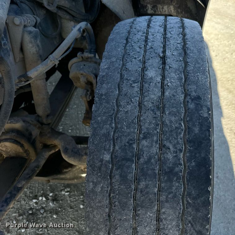 image for item DV1853 2011 Kenworth T370 digger derrick truck